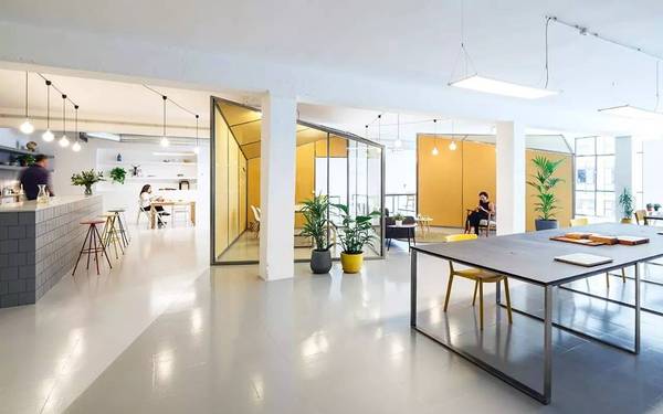 自由靈動、明快活潑的ZAMNESS共享辦公空間設(shè)計