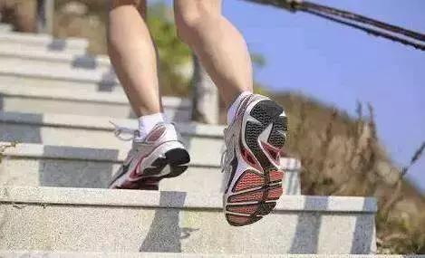 震驚！辦公室里99%都得了這個病，不及時解決危害一生！