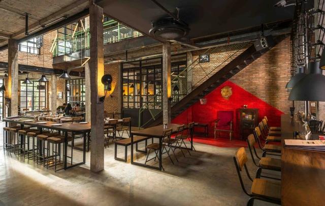 商業(yè)空間:越南西貢主題餐廳工業(yè)風(fēng)格設(shè)計