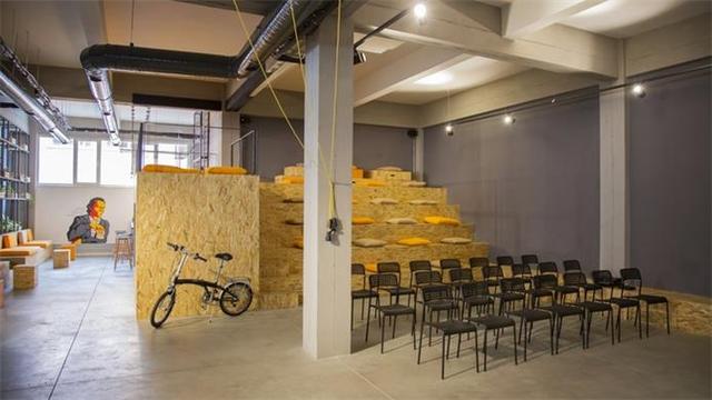 辦公空間:開(kāi)放式的伊斯坦布爾聯(lián)合辦公室設(shè)計(jì)