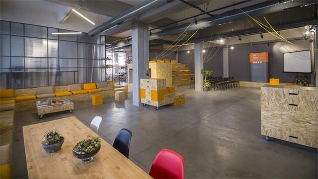 辦公空間:開(kāi)放式的伊斯坦布爾聯(lián)合辦公室設(shè)計(jì)