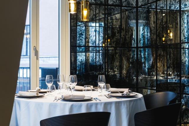 商業(yè)空間:里加老縣城現(xiàn)代風(fēng)格餐廳設(shè)計(jì)