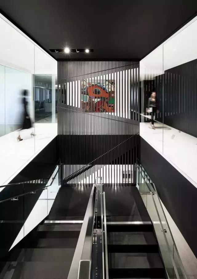 只有黑、白、灰三種顏色的辦公室？——極簡主義的設(shè)計哲學(xué)