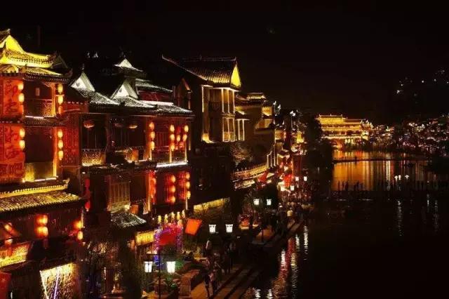 厲害了！觸摸屏公司的現(xiàn)代 loft辦公空間