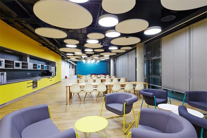 辦公空間，辦公室設(shè)計，科技公司辦公室設(shè)計，現(xiàn)代風(fēng)格辦公室，在線旅行社