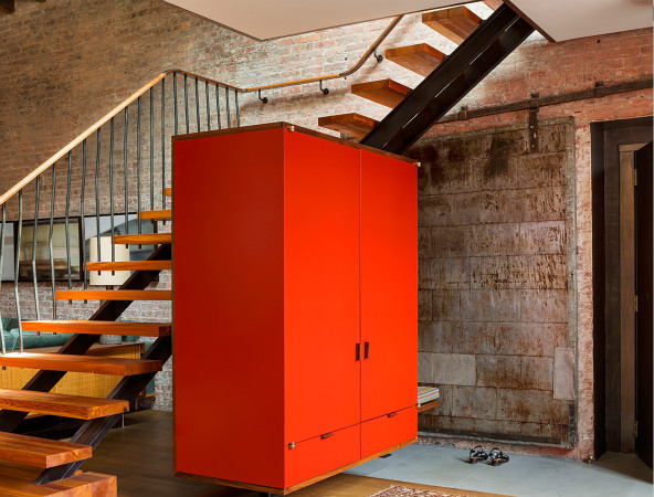 天了嚕！他居然給辦公墻面穿衣服！