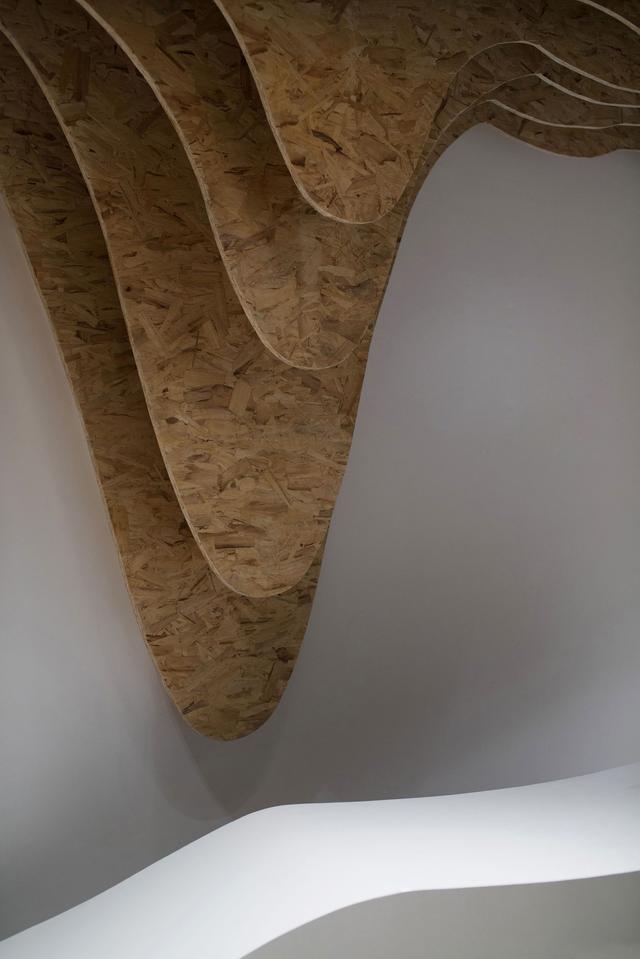 小辦公空間也能裝的高大上,在這上班一定很爽