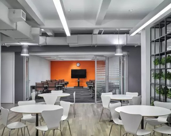 在辦公室裝修中，應(yīng)該遵循什么裝修原則呢？