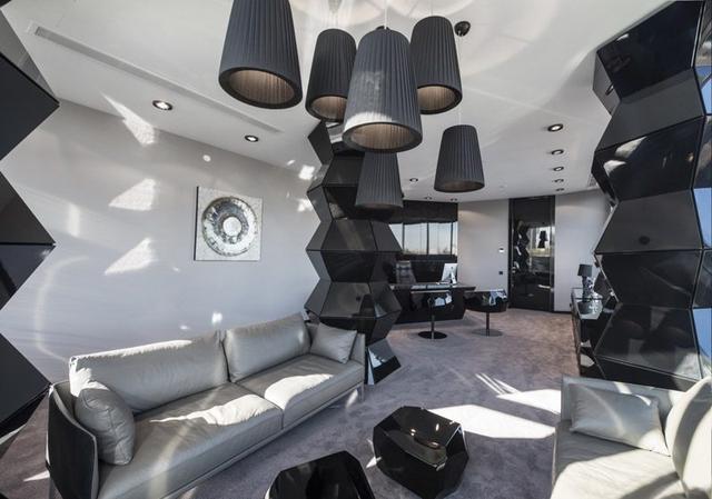 說出來你可能不信，如此暗黑夸張的辦公室竟然來自俄羅斯制藥公司